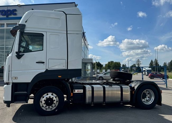 Седельный тягач HV7