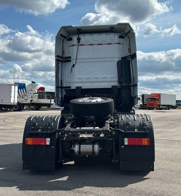 Седельный тягач HV7